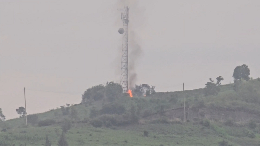 Umuvugizi wa AFC/M23, Lawrence Kanyuka yemeje ko ibisasu biri kugwa mu bice igenzura biri guturuka mu Burundi