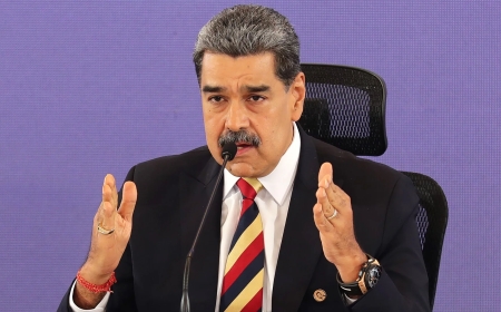 Perezida Nicolàs Maduro biravugwa ko yafashwe mu bitero bikaze Amerika yatangiye kuri Venezuela