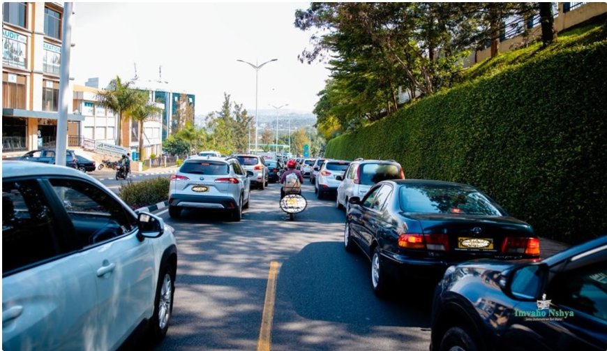 Abarenga 16 000 mu Rwanda bafite ibibazo byo kwandikisha ibinyabiziga